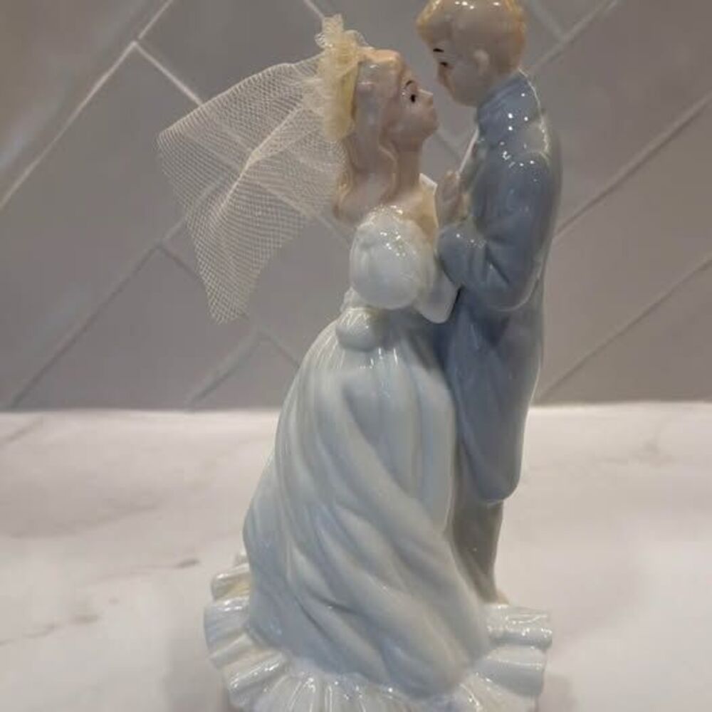 Bride & Groom VTG 1970s Andante Porcelain Musical Plays "We've Only Just Begun"